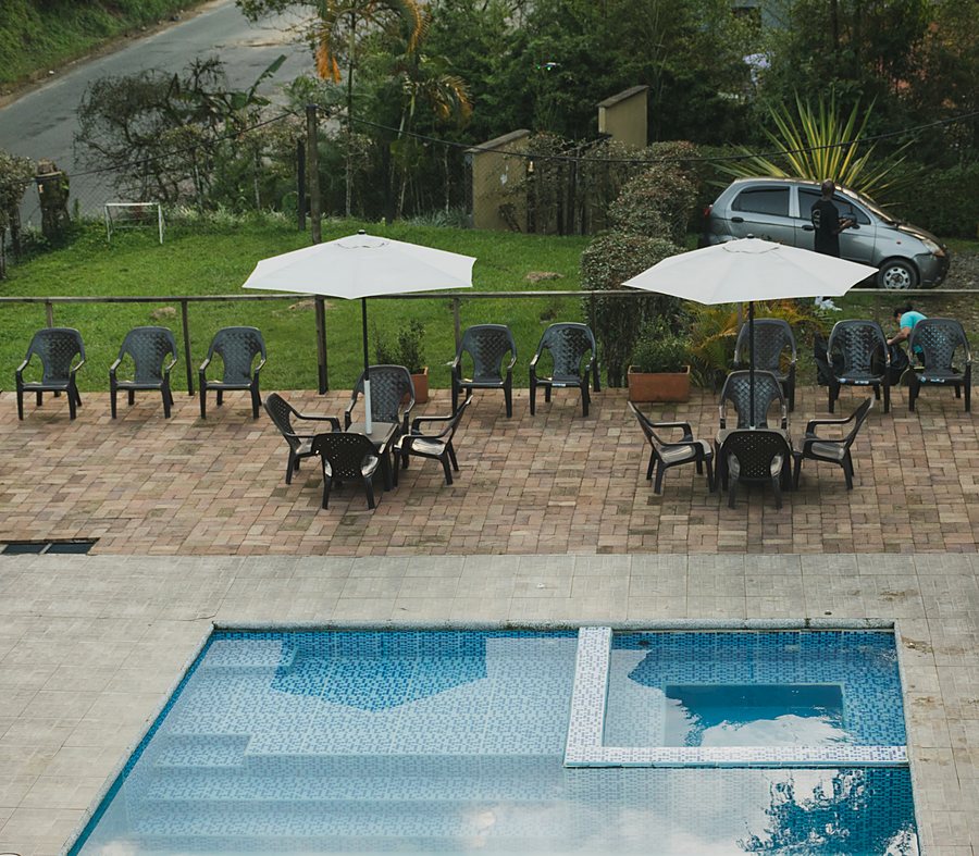 Piscina y jacuzzi del hotel